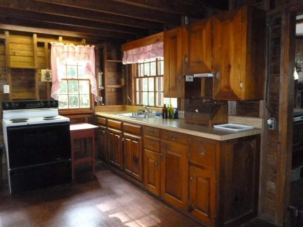 19 Eaglemere South Road Tuftonboro NH 03853