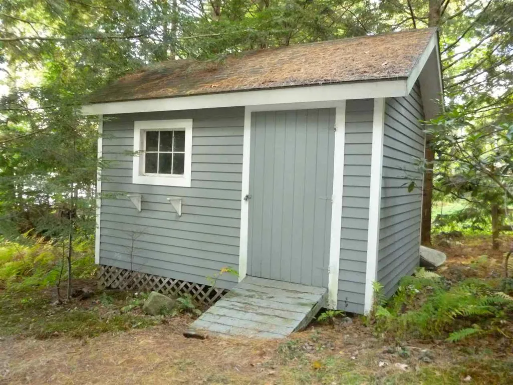 19 Eaglemere South Road Tuftonboro NH 03853