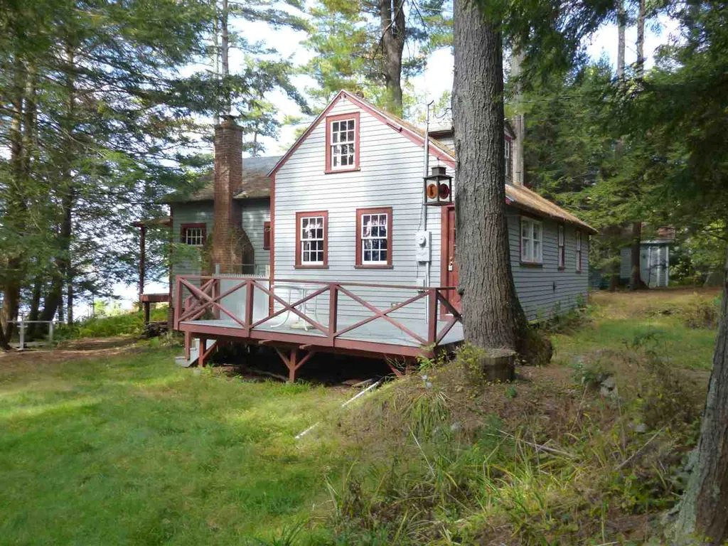 19 Eaglemere South Road Tuftonboro NH 03853