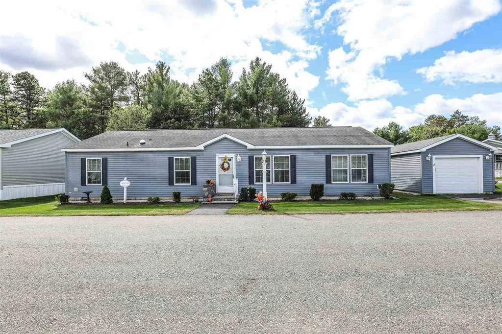 15 Lupine Way Manchester NH 03109