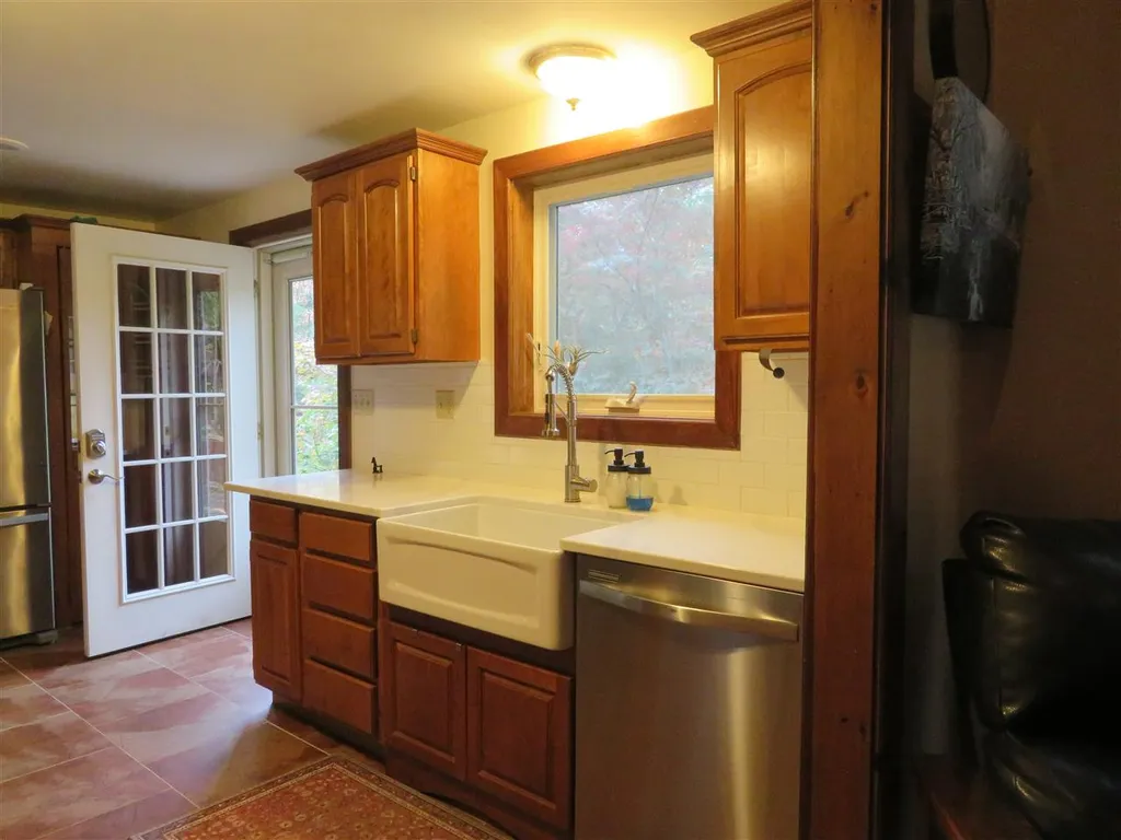 24 Blake Road Epping NH 03042