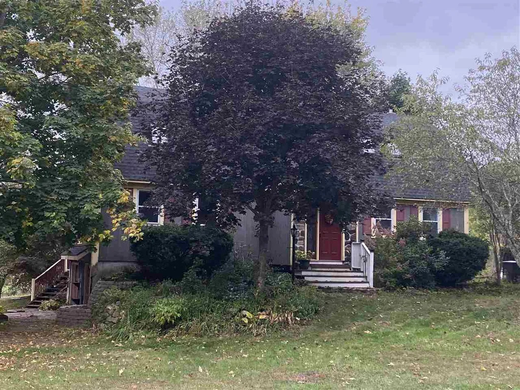 24 Blake Road Epping NH 03042