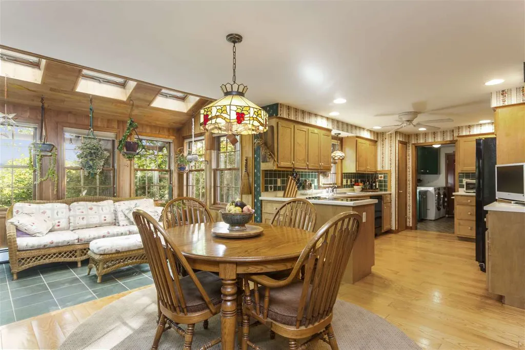 66 Ridgeview Lane New Boston NH 03070