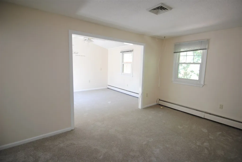 31 New Searles Road Nashua NH 03062