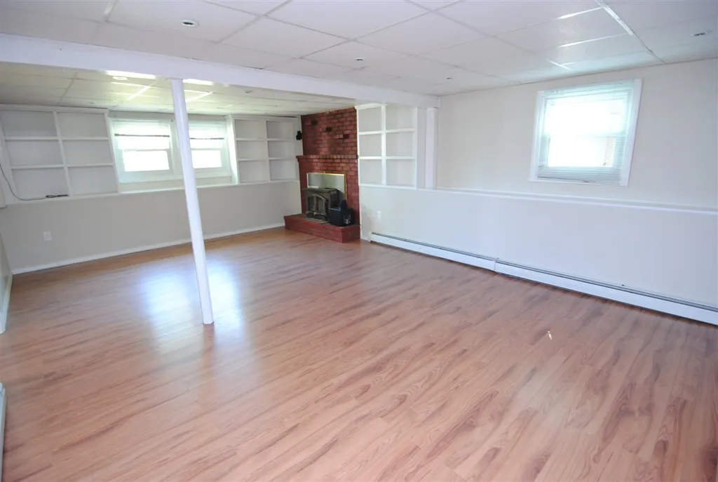 31 New Searles Road Nashua NH 03062