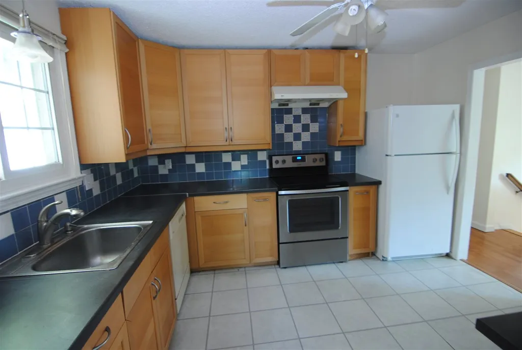31 New Searles Road Nashua NH 03062