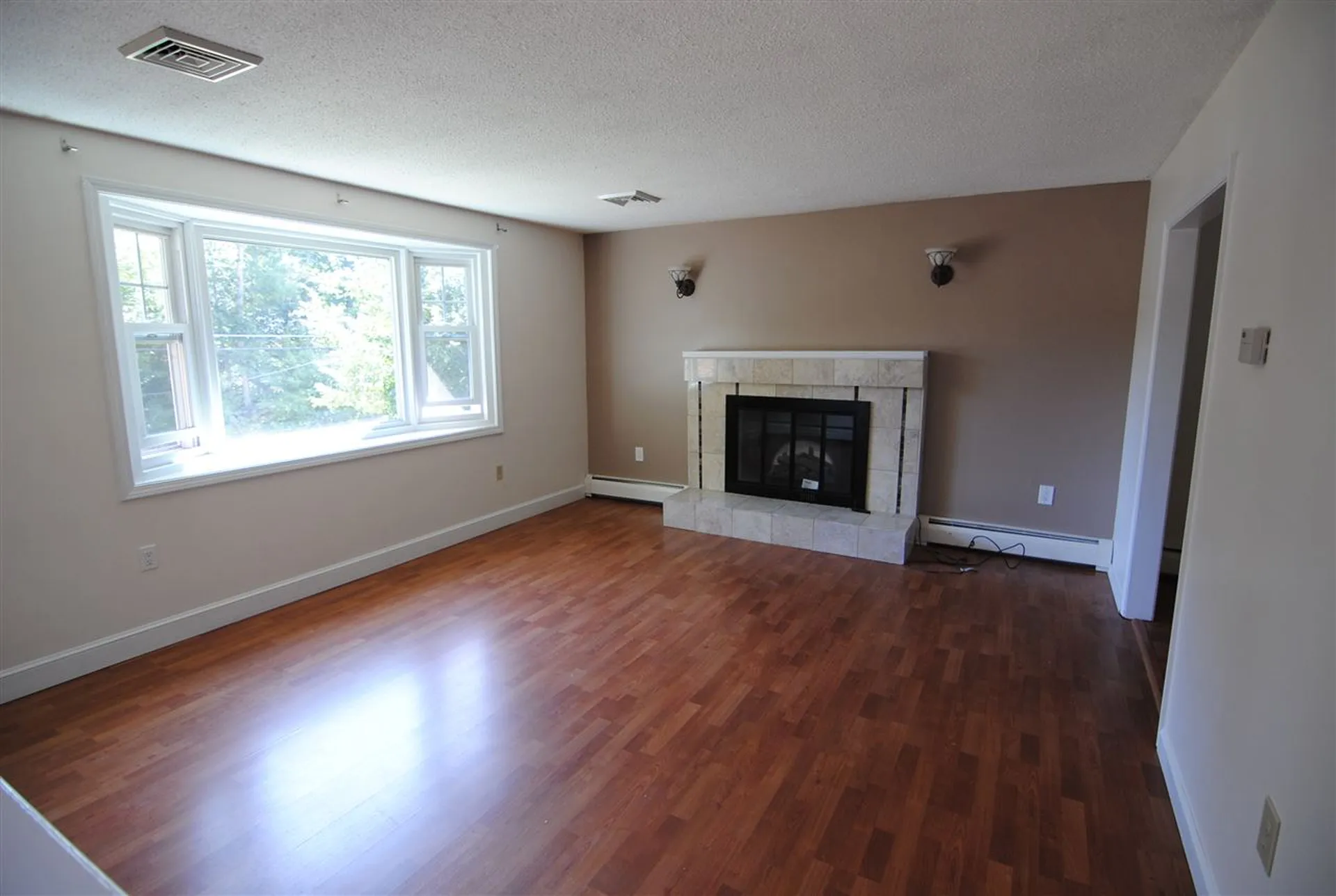 31 New Searles Road Nashua NH 03062