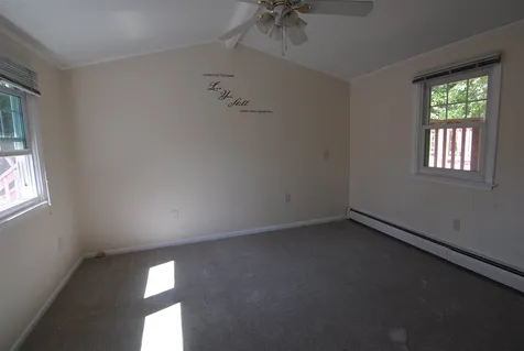 31 New Searles Road Nashua NH 03062