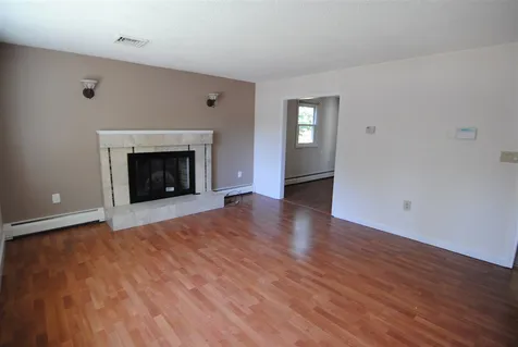 31 New Searles Road Nashua NH 03062