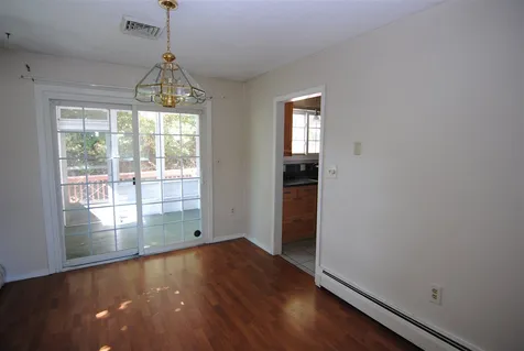 31 New Searles Road Nashua NH 03062