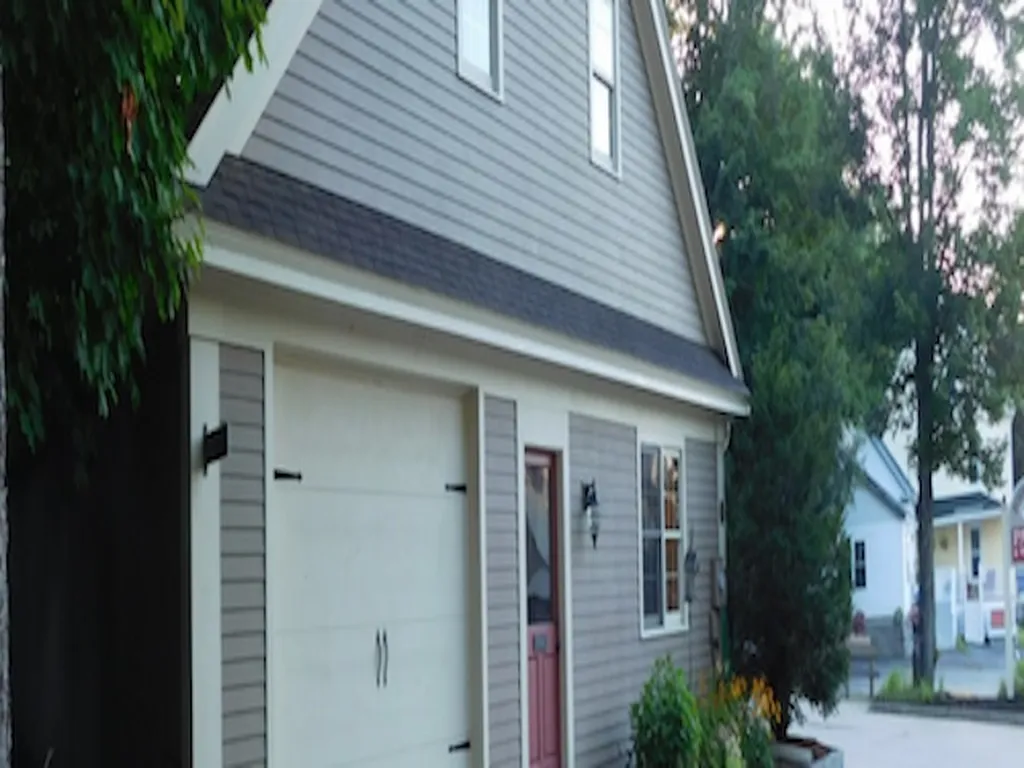 9 Grove Street Wolfeboro NH 03894