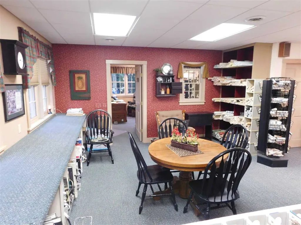 9 Grove Street Wolfeboro NH 03894