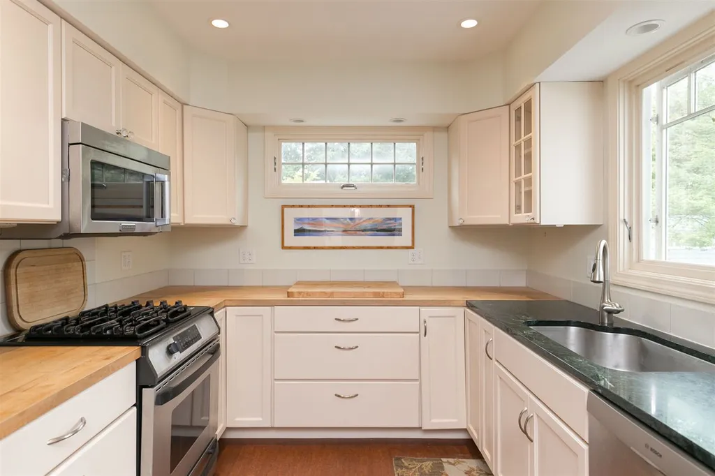 37 Ridgewood Drive Burlington VT 05408