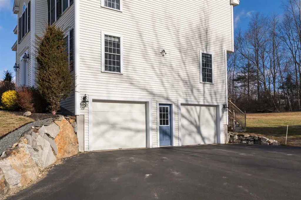 37 Thurston Drive Lee NH 03861