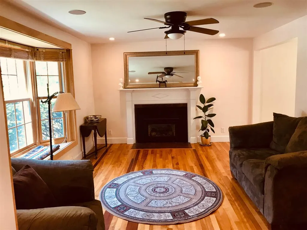 30 Victoria Drive South Burlington VT 05403