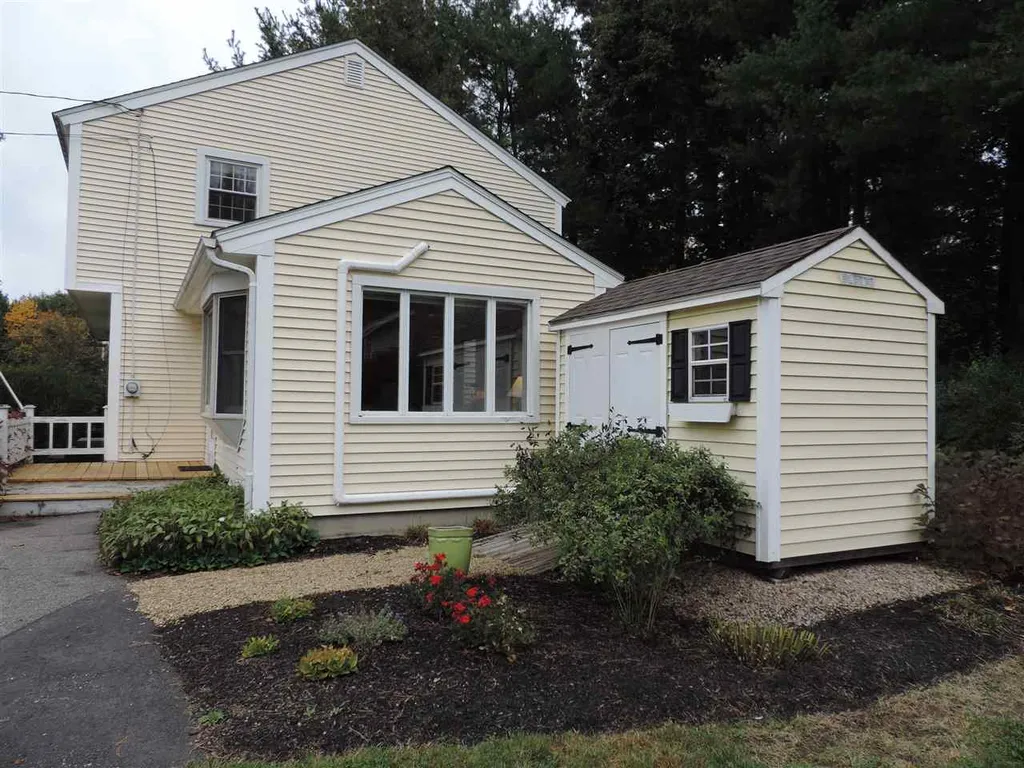 2 Clara Street Exeter NH 03833