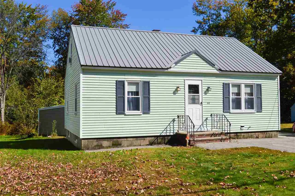 44 Chamberlain Street Rochester NH 03867