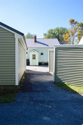 44 Chamberlain Street Rochester NH 03867