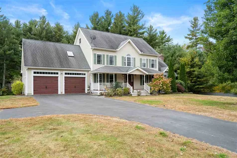 17 Buckingham Drive Londonderry NH 03053