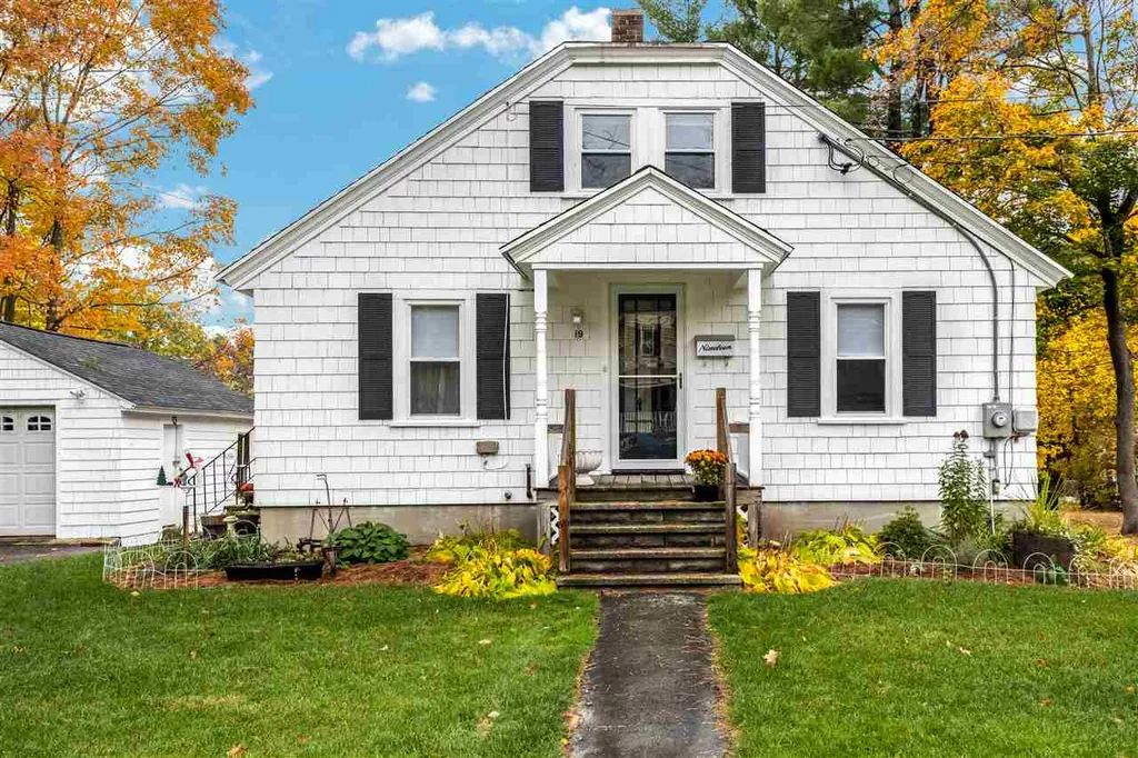 19 Norton Street Derry NH 03038