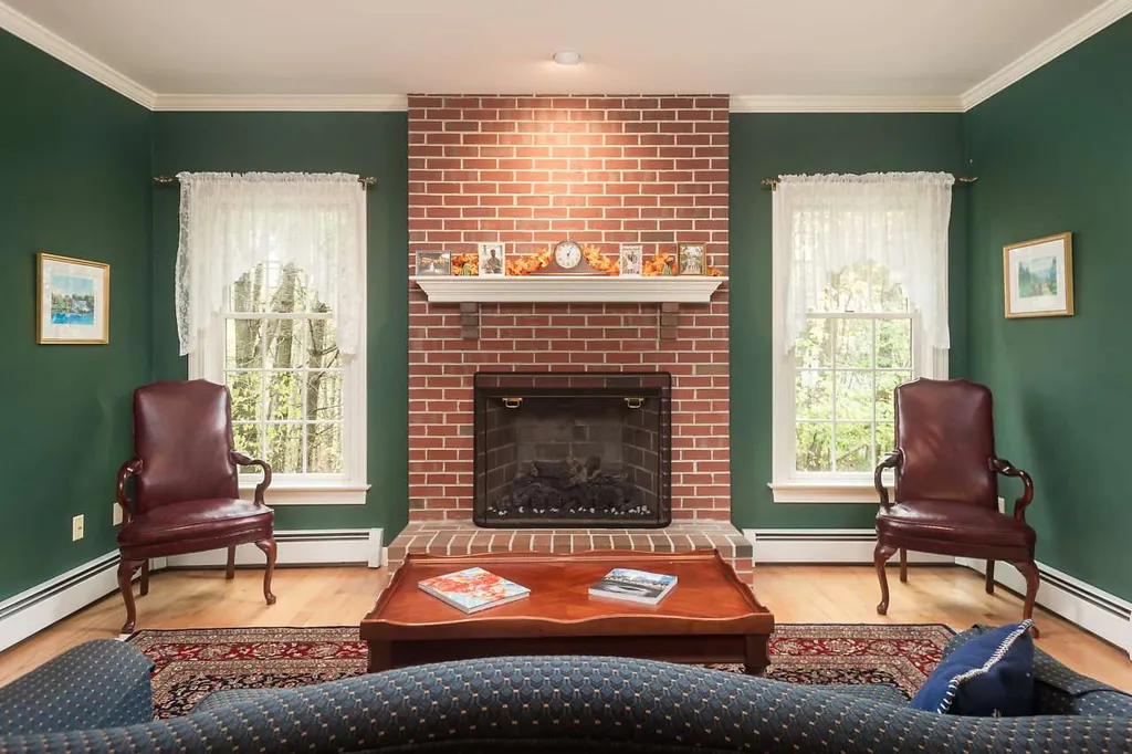 11 Surrey Lane Durham NH 03824