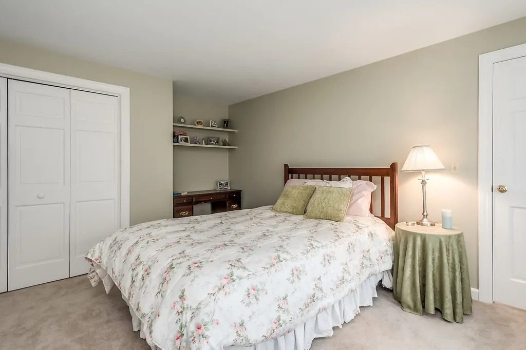 11 Surrey Lane Durham NH 03824