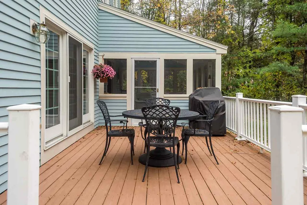 11 Surrey Lane Durham NH 03824