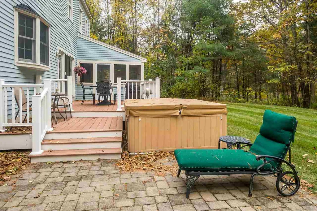 11 Surrey Lane Durham NH 03824