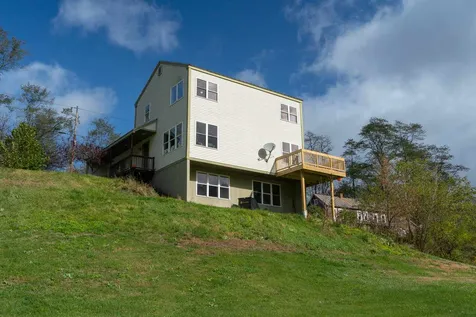 9 Russell Road Tunbridge VT 05077