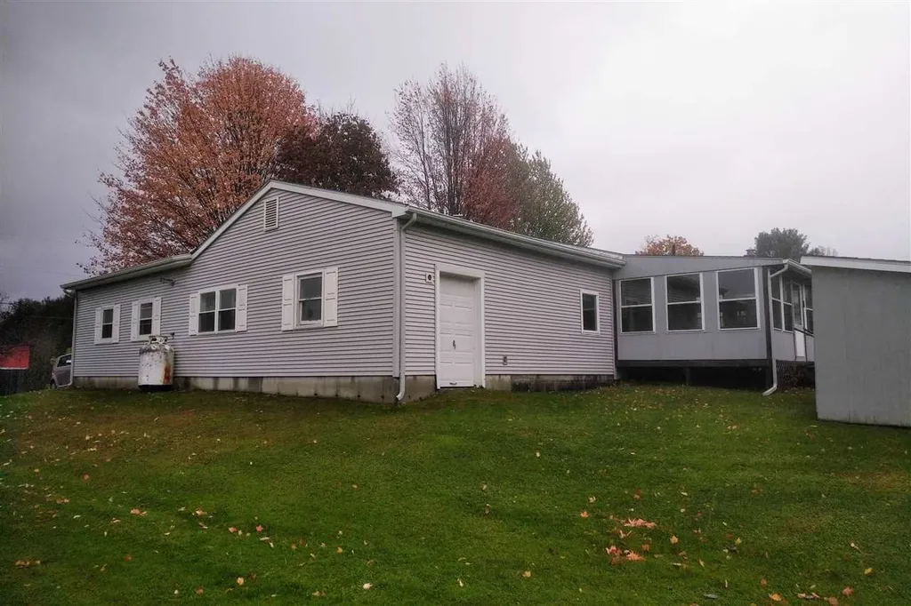 70 Red Barn Hill Road Georgia VT 05468