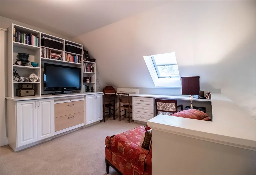 44 Governor Sawyer Lane Dover NH 03820