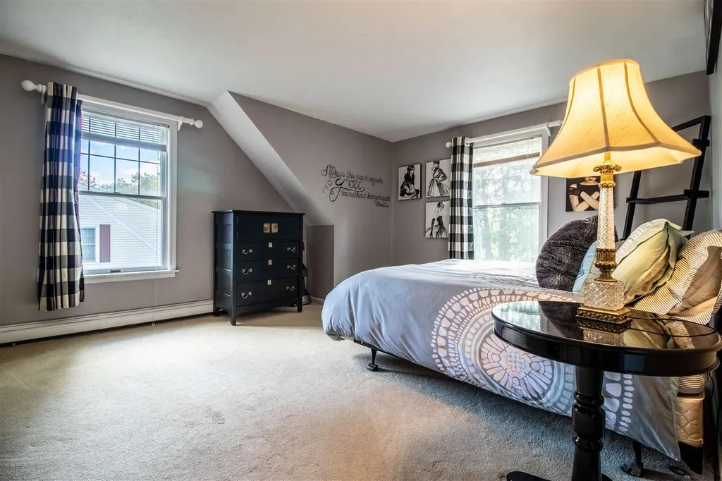 44 Governor Sawyer Lane Dover NH 03820