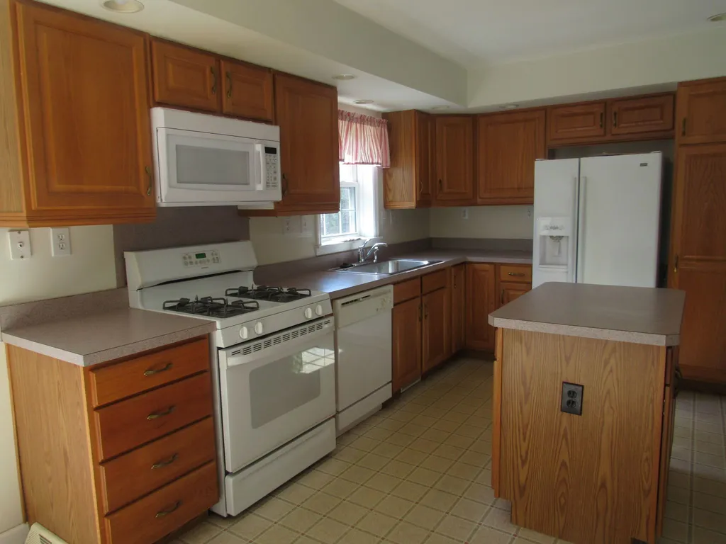 20 Shilah Drive Derry NH 03038