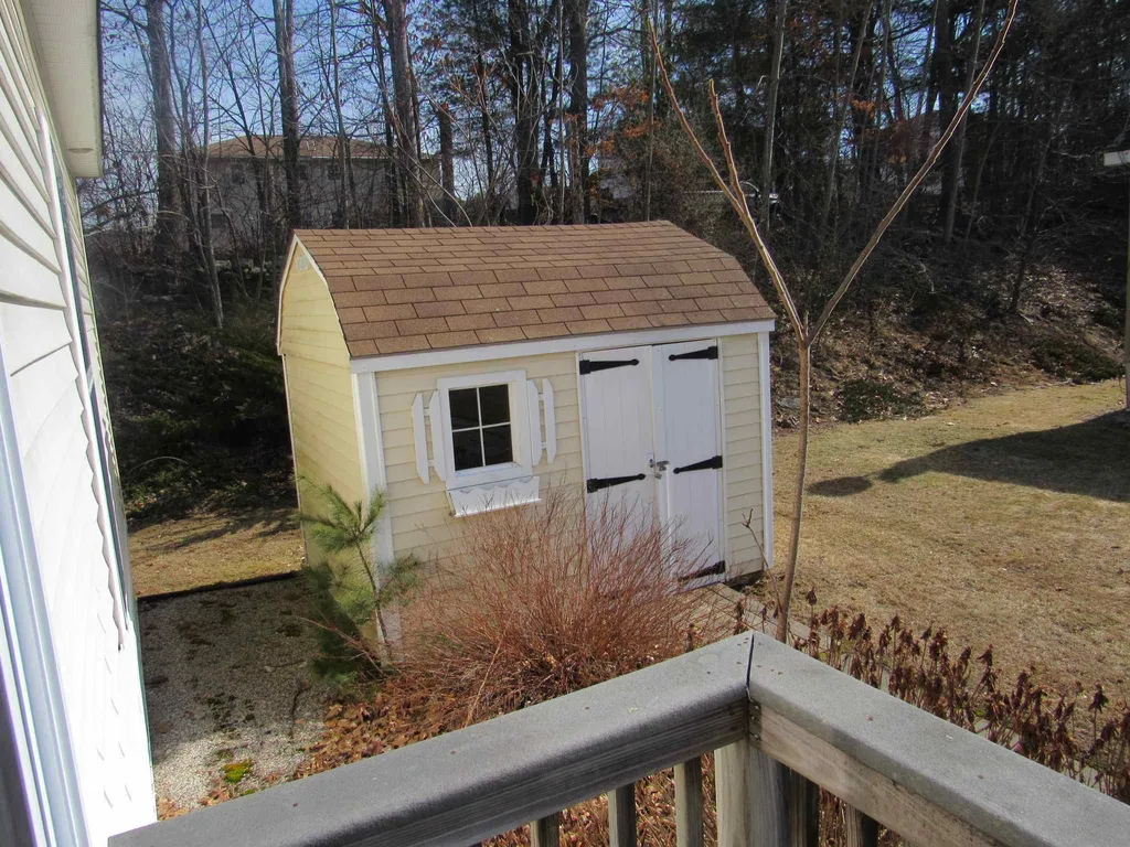 20 Shilah Drive Derry NH 03038