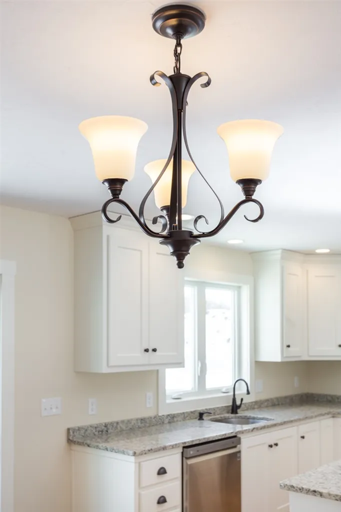 22 Kendall Lane Raymond NH 03077