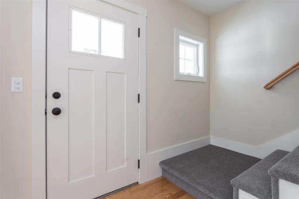 22 Kendall Lane Raymond NH 03077