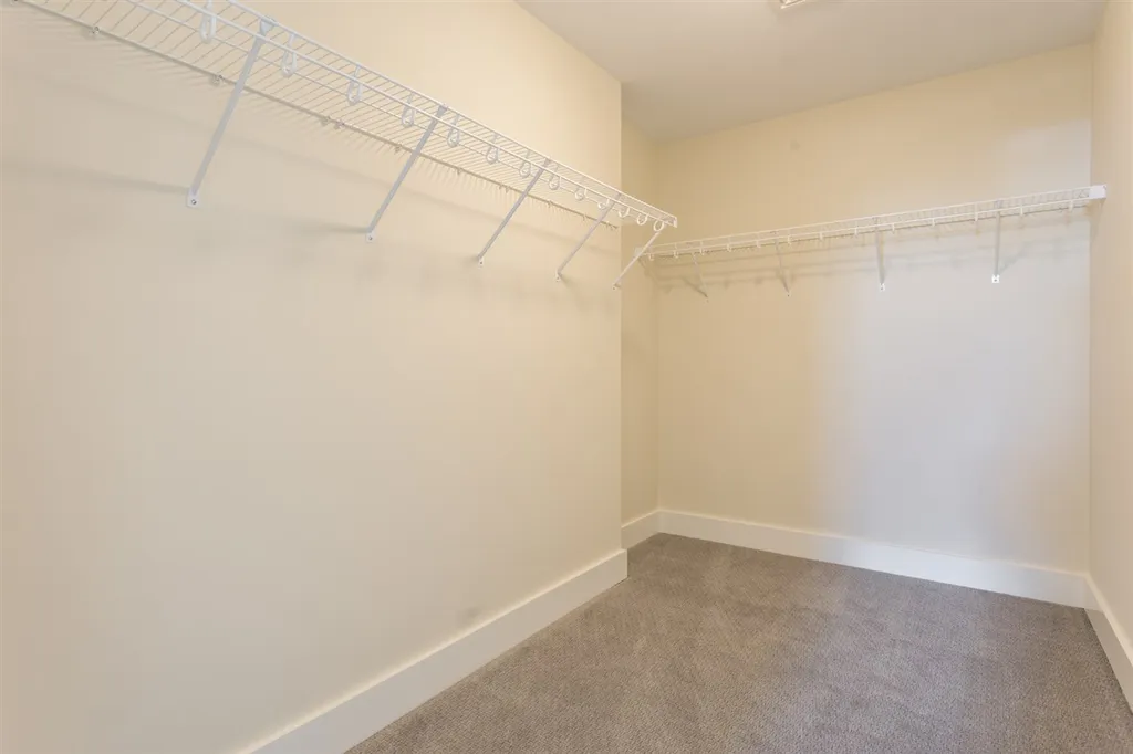 22 Kendall Lane Raymond NH 03077