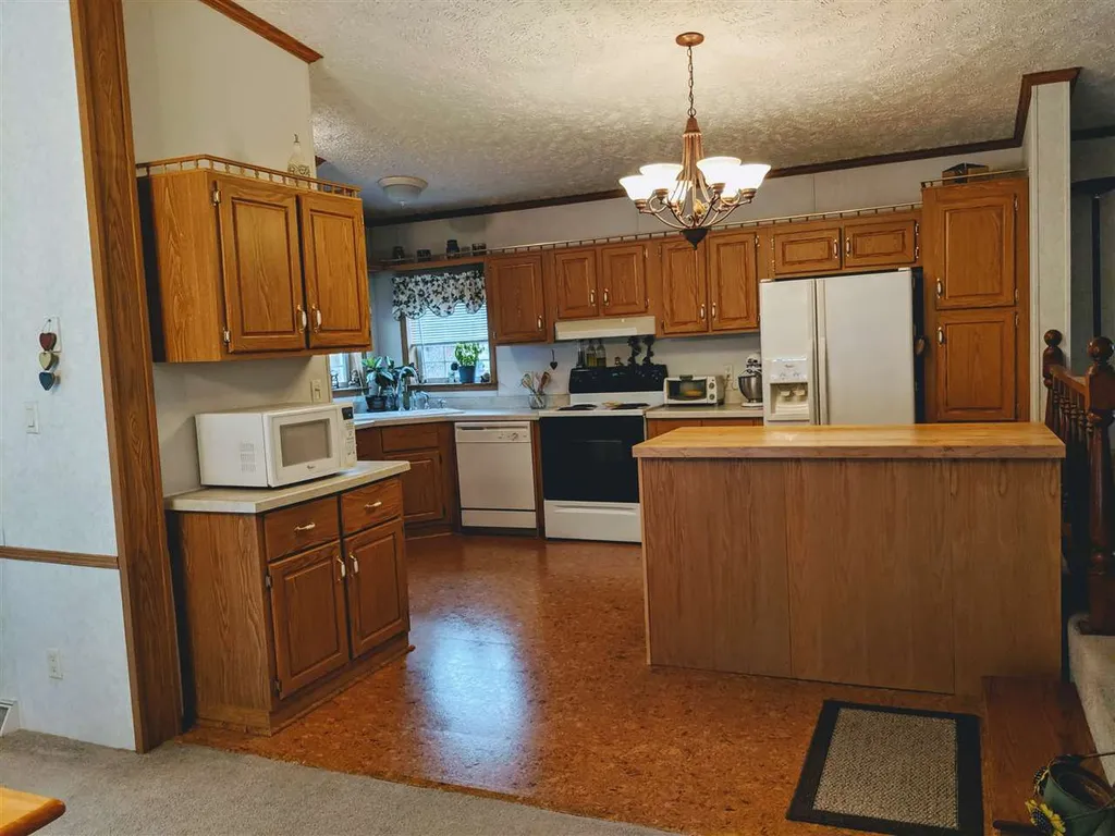 15 Country Lane Fremont NH 03044