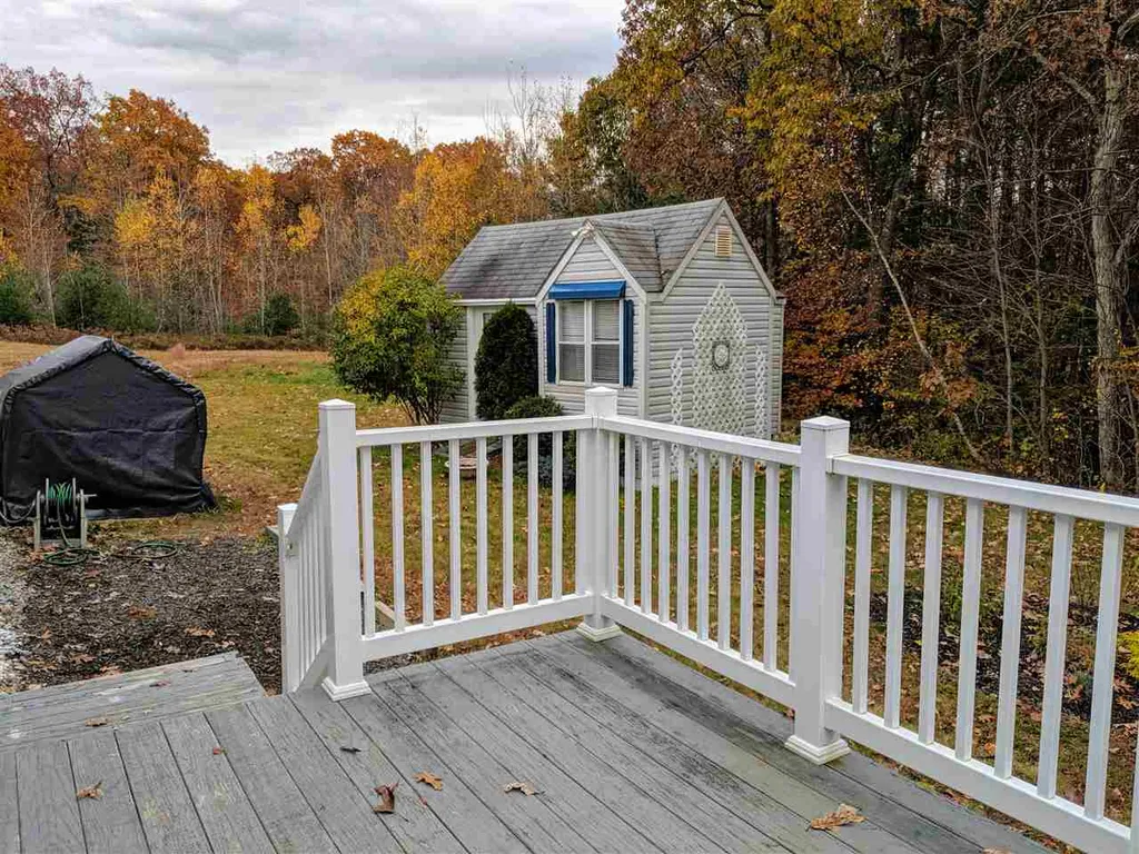 15 Country Lane Fremont NH 03044