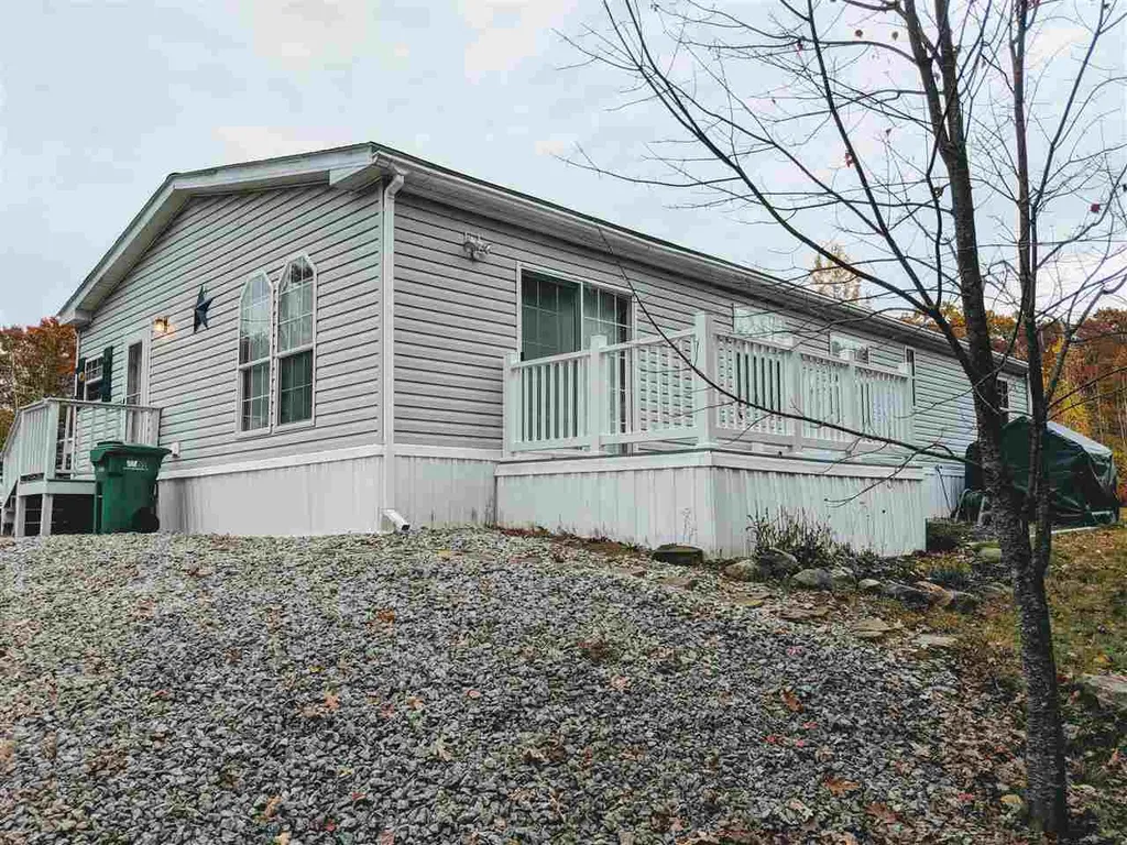 15 Country Lane Fremont NH 03044