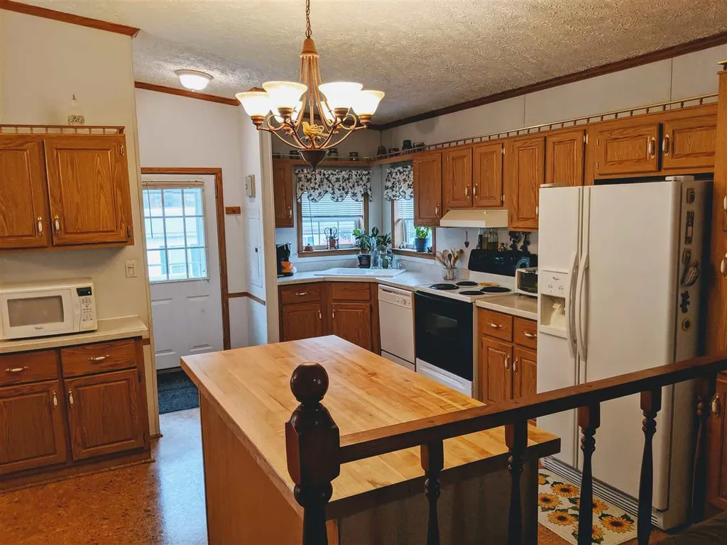 15 Country Lane Fremont NH 03044