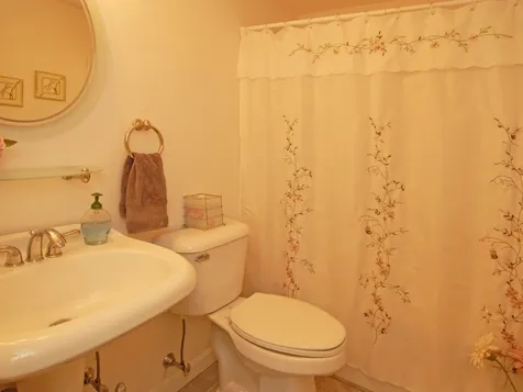 31 Henderson Road Gilford NH 03249