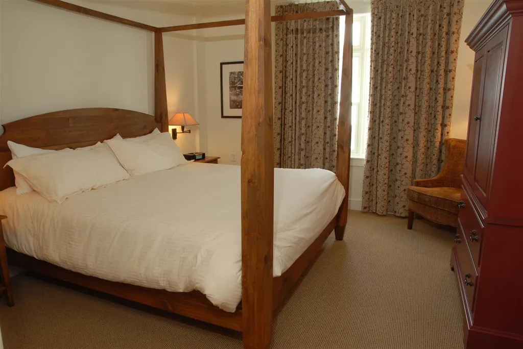 102 Forest Drive Warren VT 05673