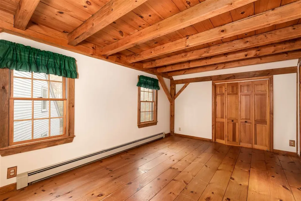 28 Vineyard Way Belmont NH 03220