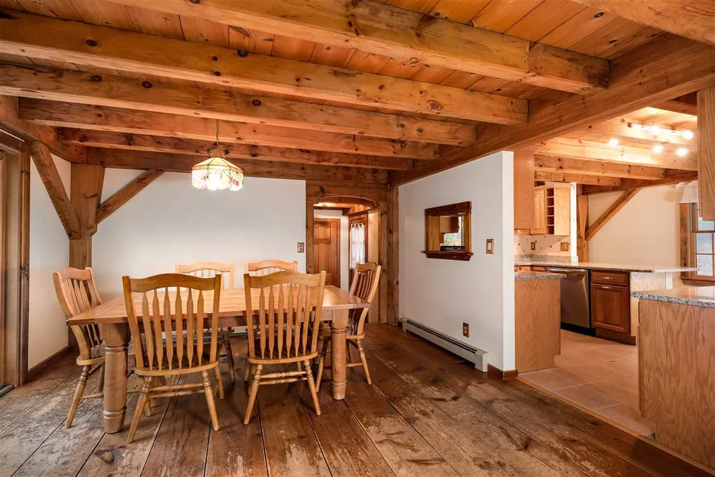 28 Vineyard Way Belmont NH 03220