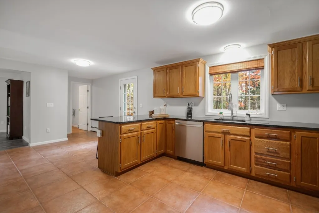 7 Julia Drive Hooksett NH 03106