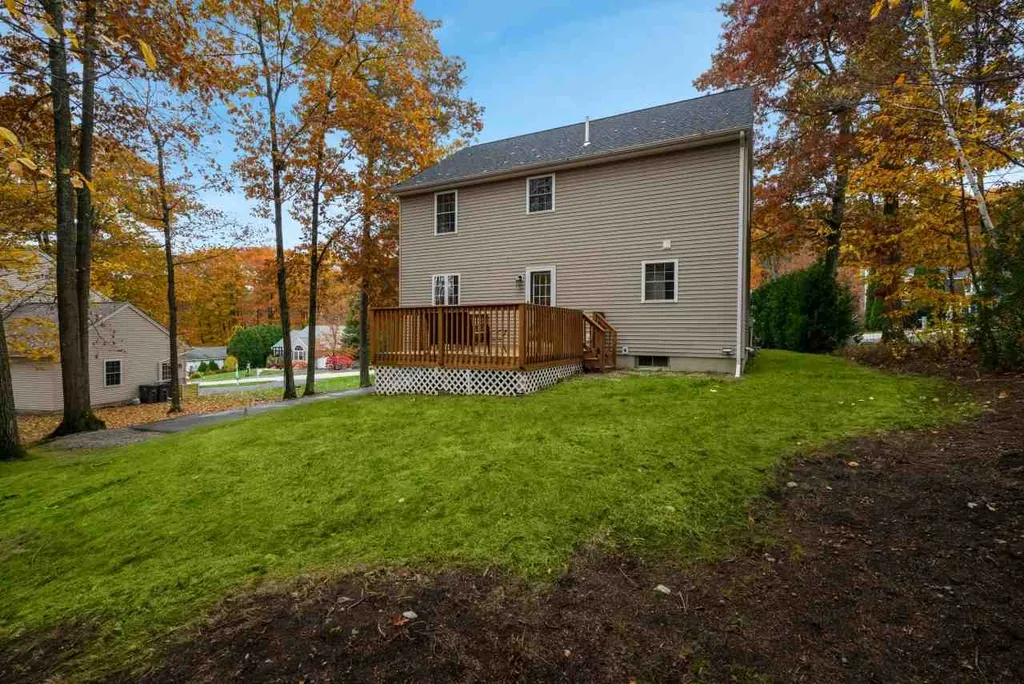 7 Julia Drive Hooksett NH 03106