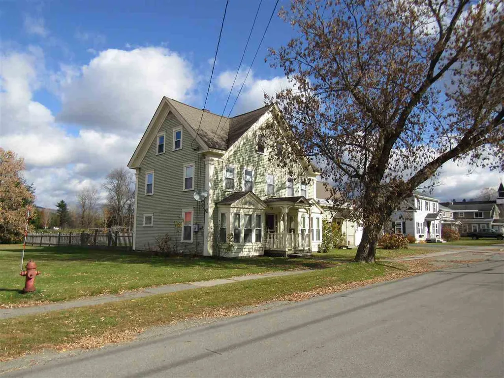 39 Pleasant Street Colebrook NH 03576