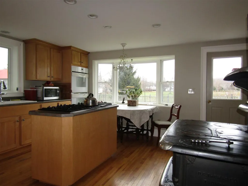 39 Pleasant Street Colebrook NH 03576