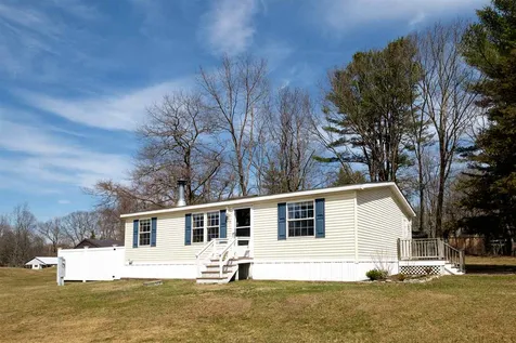 12 Bunker Lane Madbury NH 03823